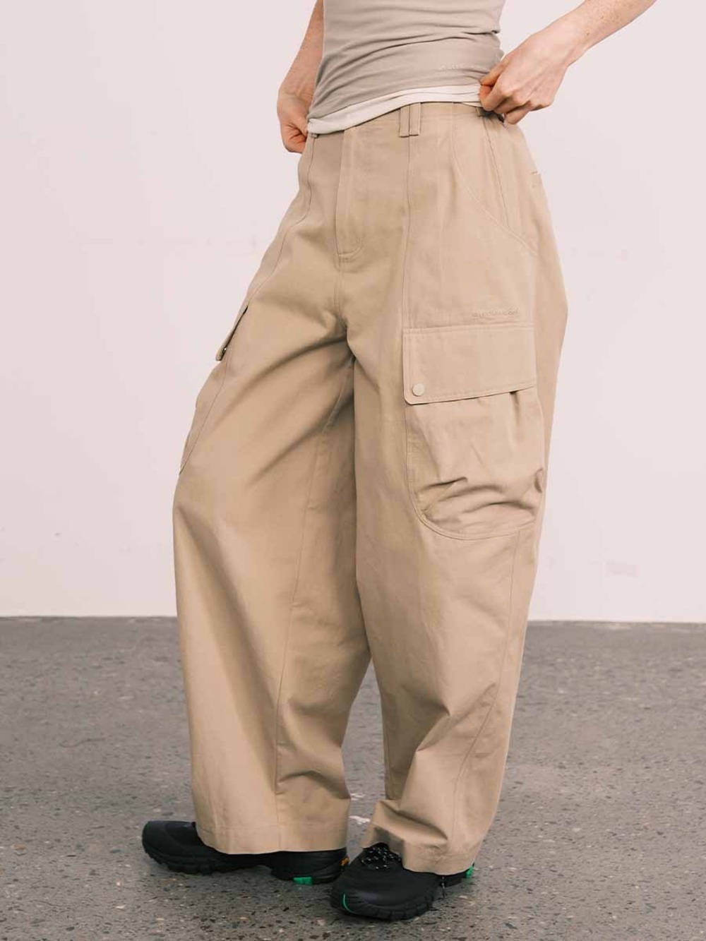 An Action A Day relaxed cotton cargo utility pants size S